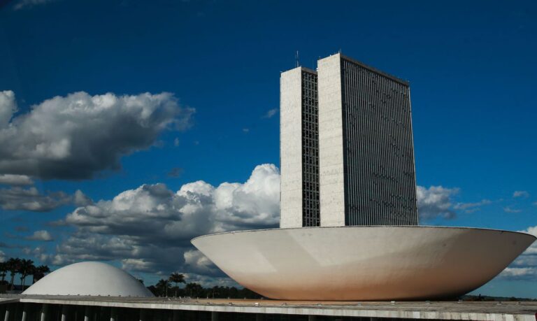 Com atraso, Congresso aprova Orçamento da União para 2021
