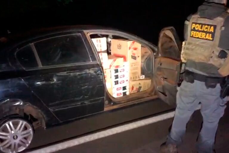 Vídeo mostra perseguição da PF a contrabandistas de cigarro em Francisco Alves