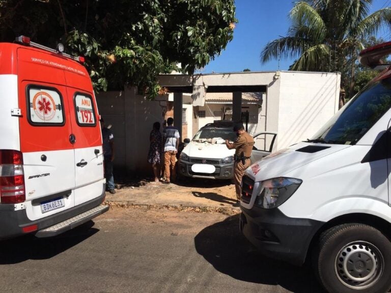 Mulher é atropelada pelo próprio carro no Bandeirantes e tem ferimentos graves