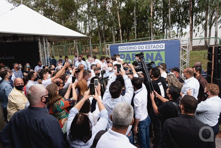 Aglomeração na visita do governador a Umuarama é alvo de críticas
