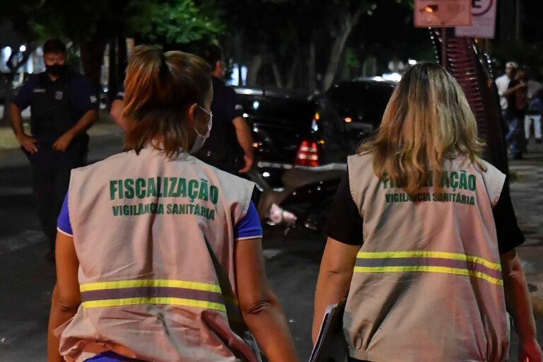 Operação acaba com festas privadas e aplica multas em 3 bares em Umuarama