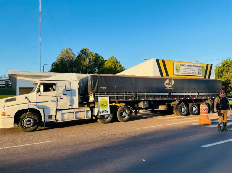 PRE apreende contrabando escondido em carga de soja na rodovia PR-323