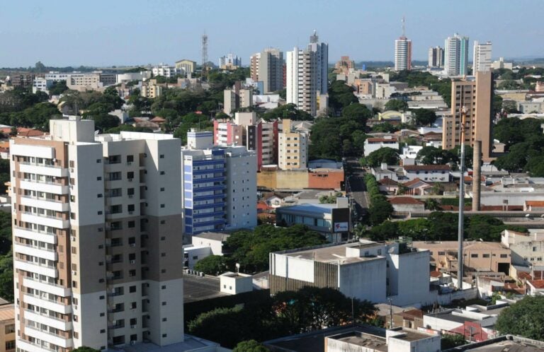 Umuarama deixa de ser patinho feio para se tornar a bola da vez no Paraná