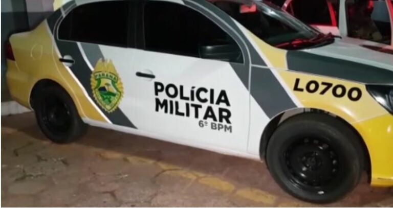 Mulher acorda com barulho feito pelo irmão, reclama e é agredida por ele