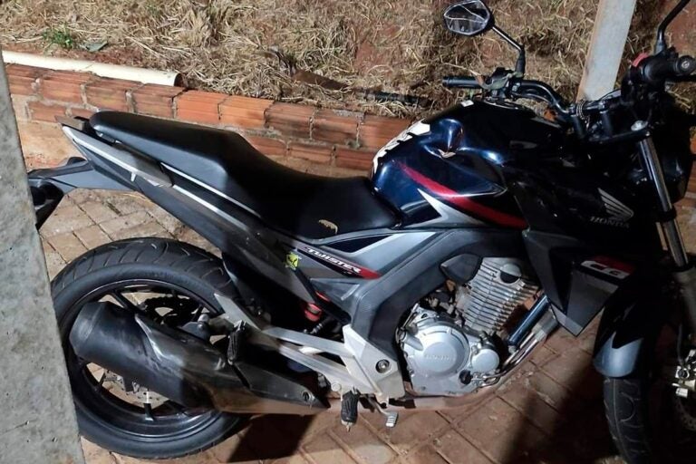 Moto com placa de Umuarama é apreendida em Pérola após abordagem