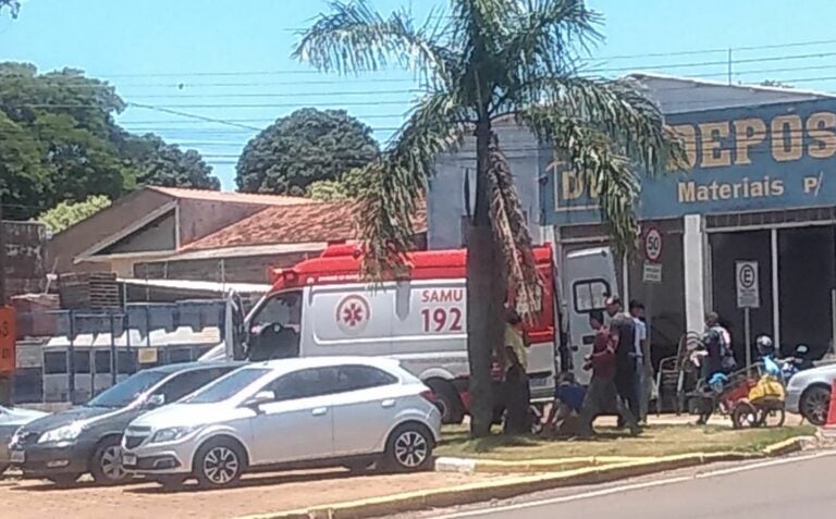 Idoso é atropelado por moto na av. Ângelo Moreira da Fonseca e socorrido pelo Samu