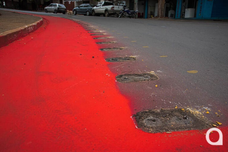 Prefeitura retira os tachões no contorno das praças da Rio Grande do Norte