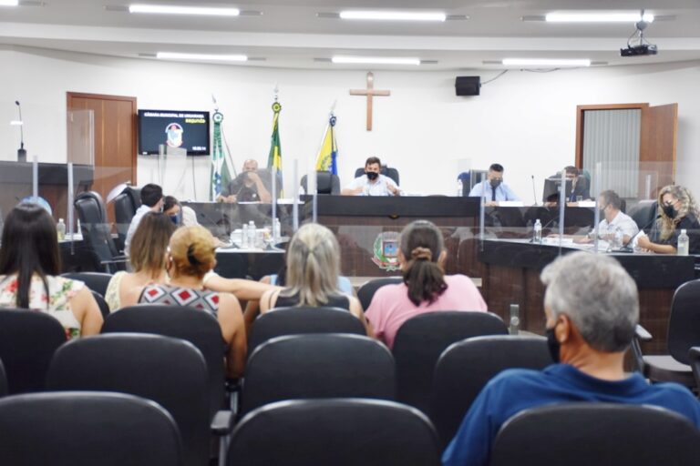 Em sessão extraordinária, vereadores de Umuarama aprovam Lei Orçamentária Anual
