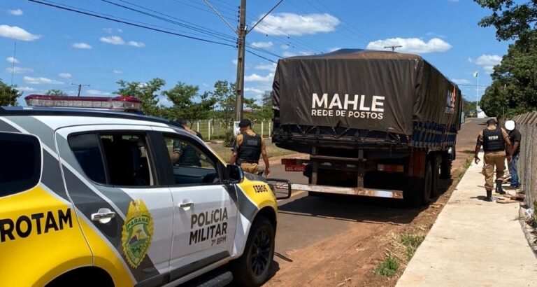 Goioerê: PM apreende caminhão carregado com 350 caixas de cigarros contrabandeados