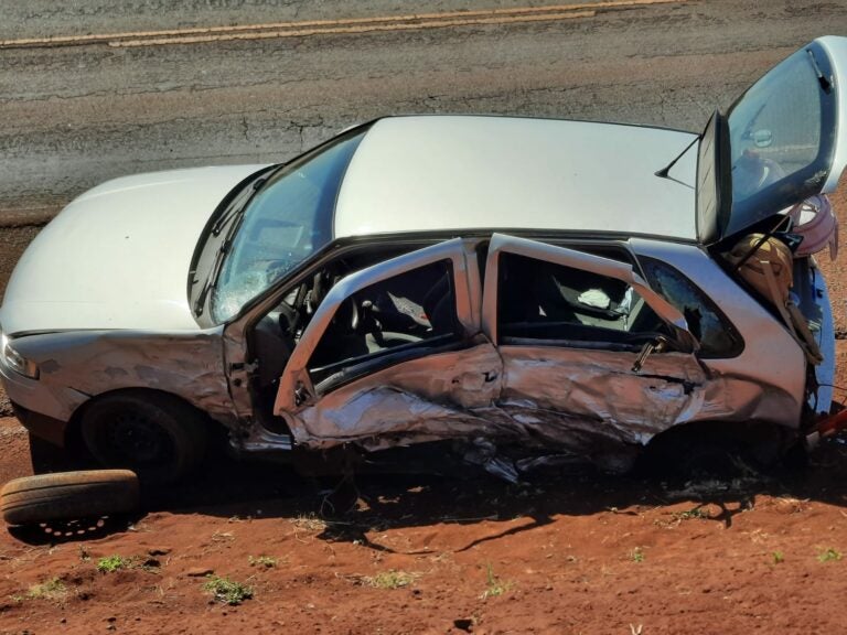 Passageira de carro com placas de Umuarama falece após colisão na PR-317