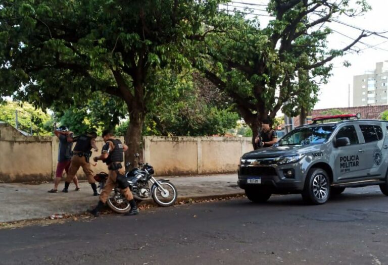 Polícia Militar faz busca em residência de acusado de estelionato e ameaça em Umuarama