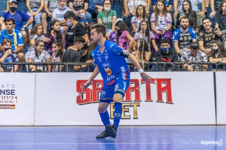 Umuarama recebe o Laranjeiras na primeira partida da final da Taça FPFS