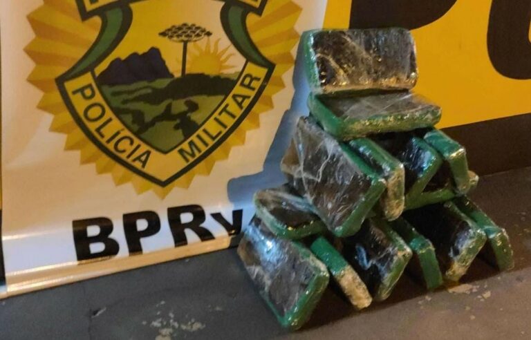 PR-323: jovem que levaria droga para Curitiba é preso durante abordagem em ônibus pela PRE