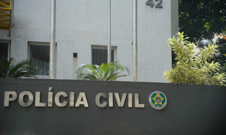 Ministério Público e polícia civil fazem operação contra grupos nazistas no Paraná