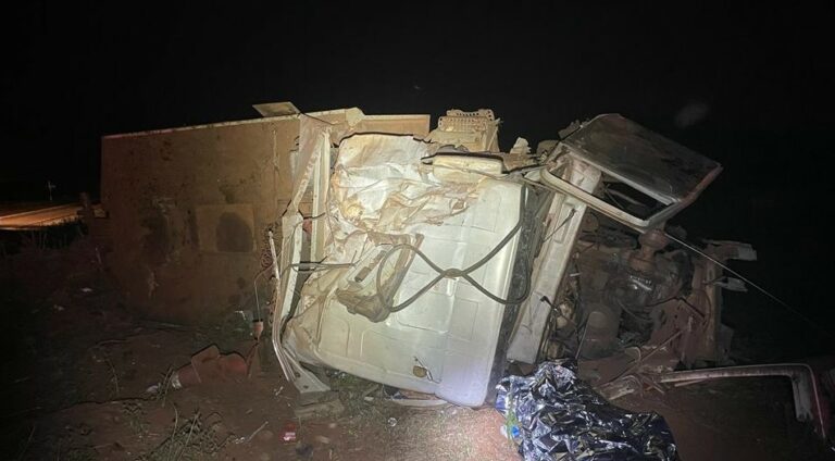 Motorista morre ao tombar caminhão na PR-364 entre Palotina e Terra Roxa