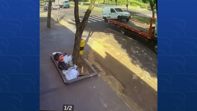 Veículo se solta de caminhão-guincho e segue sozinho pela avenida