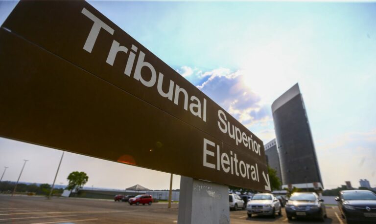 TSE endurece regras sobre compartilhamento de informações falsas
