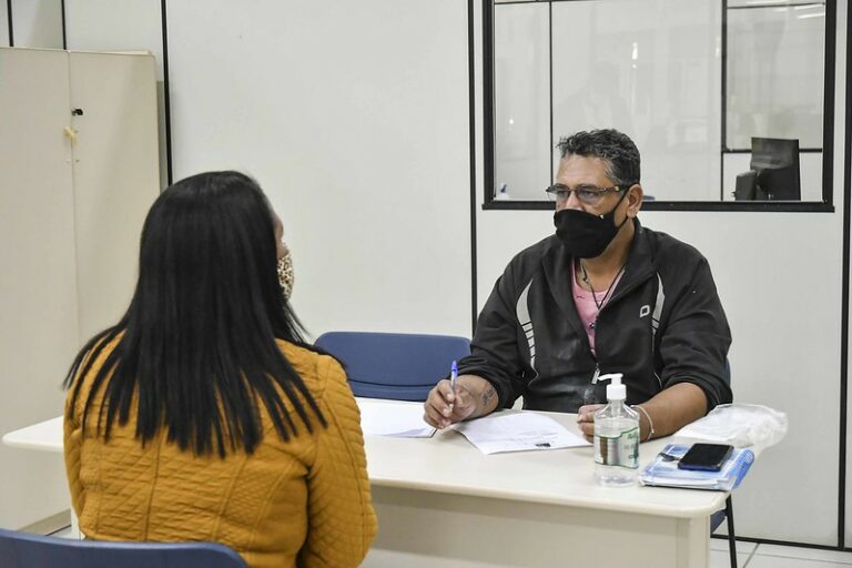 Umuarama: Agência do Trabalhador tem 213 vagas de empregos formais nesta terça