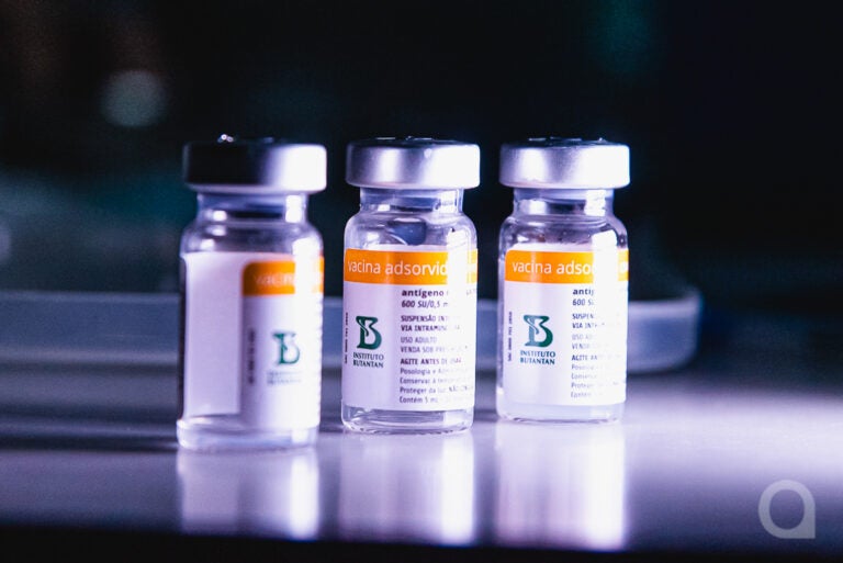 Aplicação da Coronavac em crianças e adolescentes é aprovada pela Anvisa