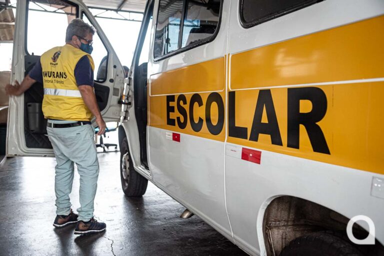 Veículos do transporte escolar remunerado são vistoriados pela Umutrans