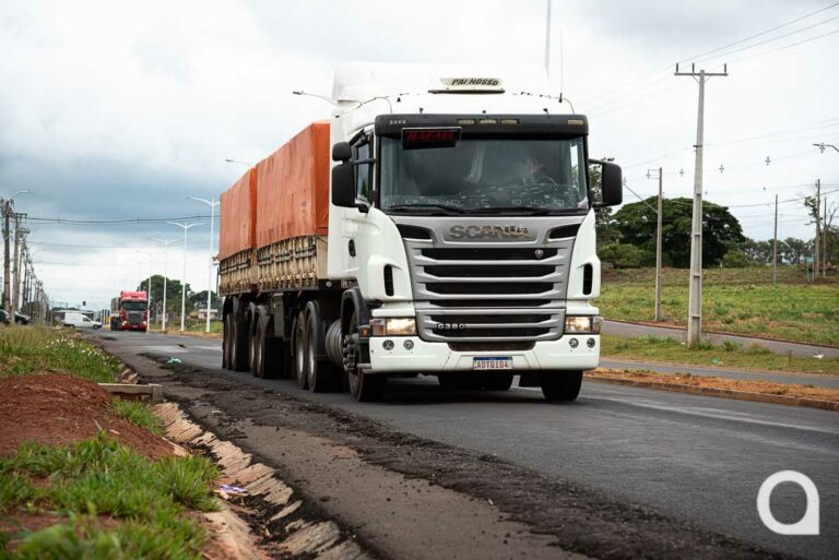 Prefeitura notifica empresa para recuperar pavimento asfáltico da Avenida Portugal
