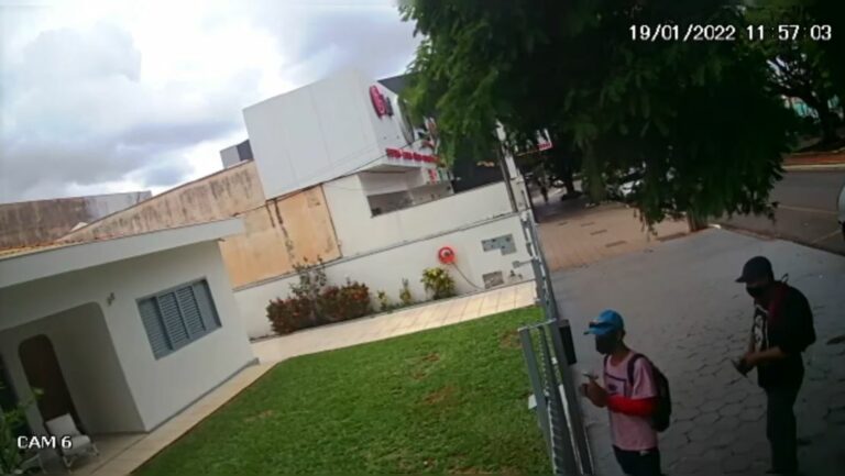 Polícia divulga imagens de criminosos que renderam casal de idosos e roubaram R$ 35 mil