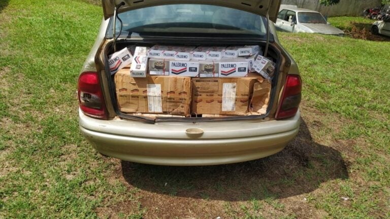 Maria Helena: PM apreende carro carregado com 15 caixas de cigarros contrabandeados