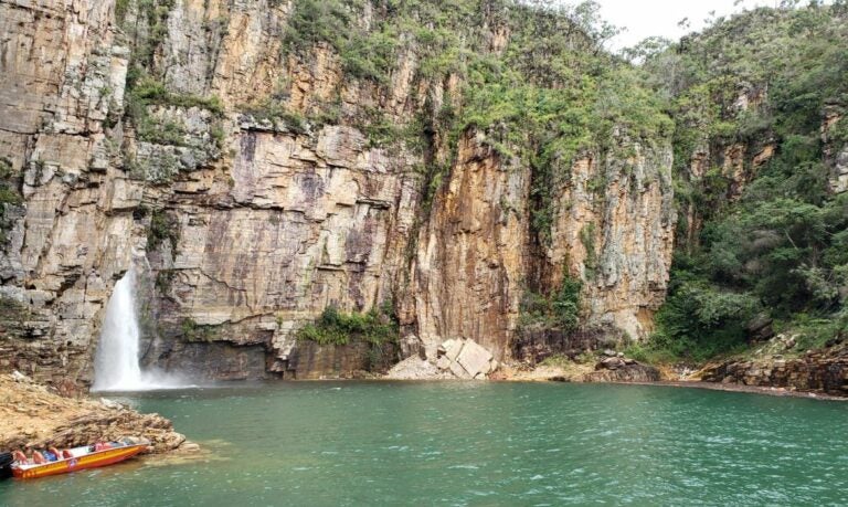 Acidente em Capitólio: oitavo corpo de vítima é encontrado no lago