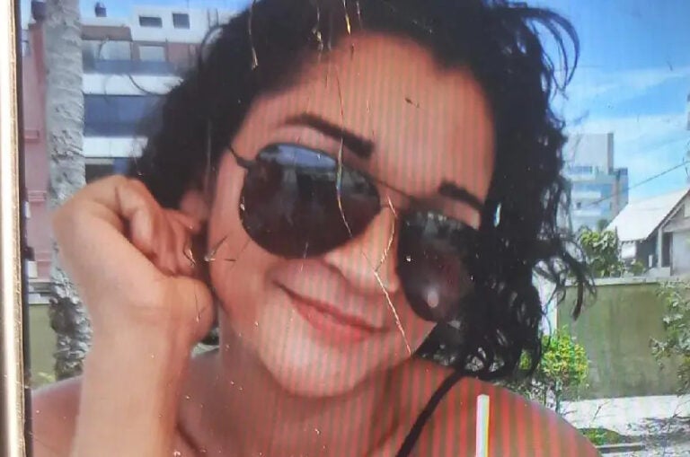 Vizinhos sentem cheiro forte e descobrem que marido assassinou esposa no PR