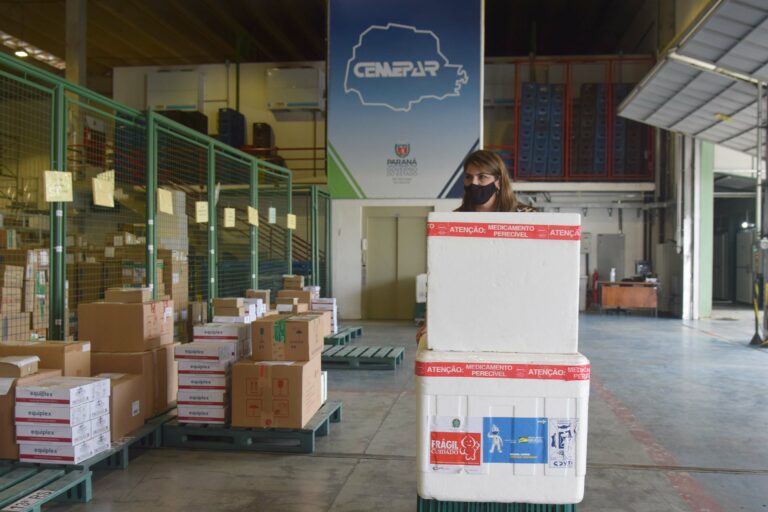 Regionais recebem 380 mil unidades de Tamiflu e 315 mil vacinas contra a Covid-19