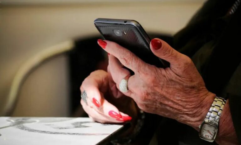 Empréstimo por telefone é proibido para aposentados do Paraná