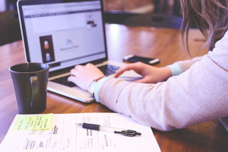 Rentabilizar o trabalho online é essencial num Brasil tecnológico