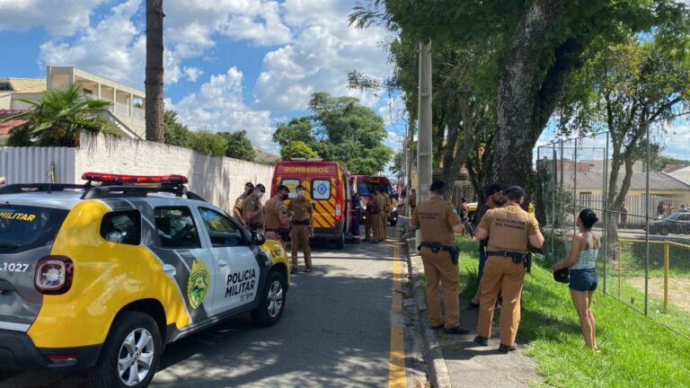 Adolescente morre e outros três ficam feridos em estado grave após serem baleados em Curitiba