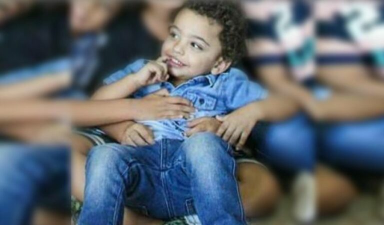 Criança de 2 anos que estava internada após afogamento morre no hospital
