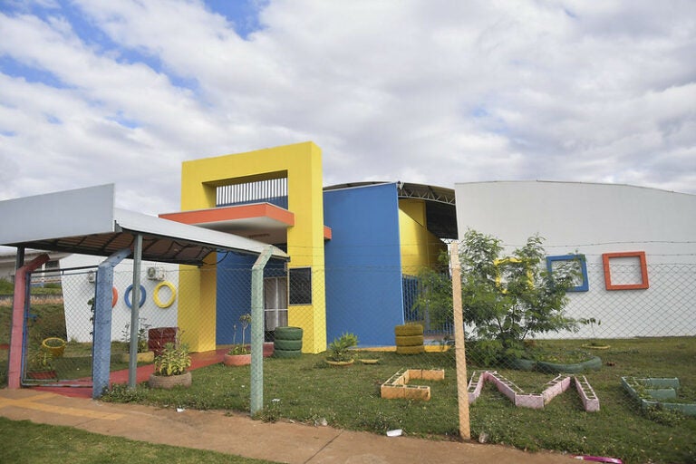 Após professora ter diagnóstico de Covid, CMEI do bairro Sonho Meu passa por sanitização