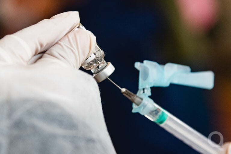 Risco de óbito por Covid é 22 vezes menor entre vacinados com dose de reforço