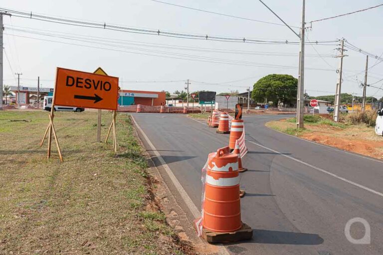 Obras na PR-323 afetam abastecimento de água em 17 bairros de Umuarama
