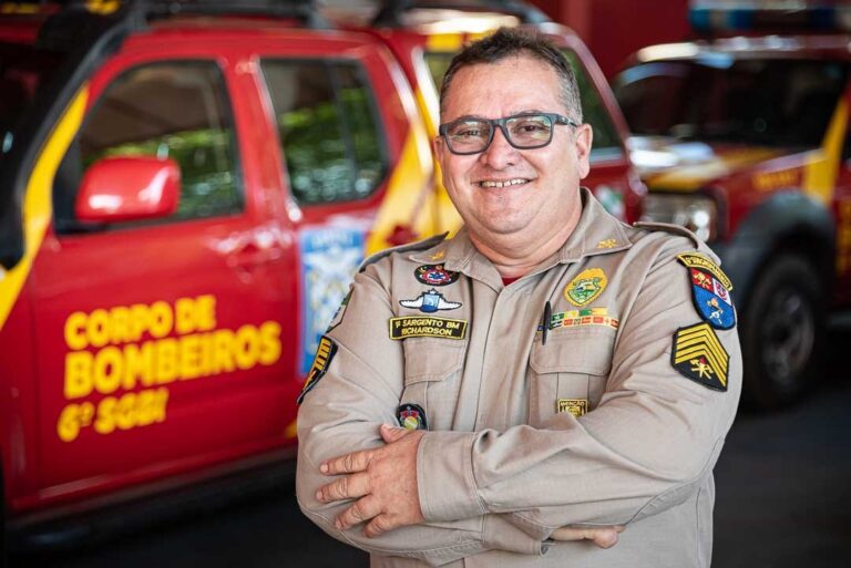 Após 35 anos, Sargento Richardson deixa o Corpo de Bombeiros e entra pra reserva