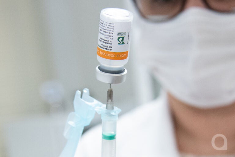 Umuarama terá vacinação contra Covid para adultos e crianças nesta sexta-feira