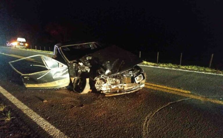 Bebê morre em batida frontal entre dois carros na PR-090