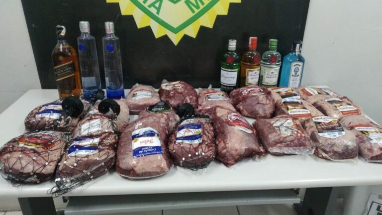 Dois homens e mulher grávida são presos por furtarem R$ 2 mil em carnes nobres