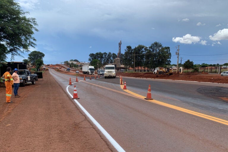 Duplicação na PR-323 altera o tráfego de veículos em Doutor Camargo