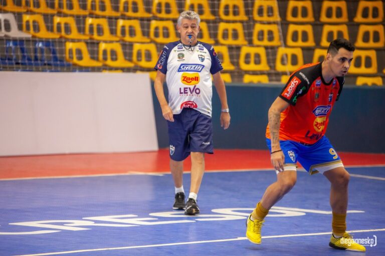 Umuarama Futsal perde na estreia da Liga Nacional e agora enfrenta o Cascavel