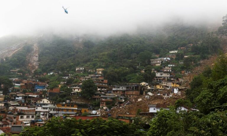 Novo temporal atinge Petrópolis e deixa pelo menos cinco mortos