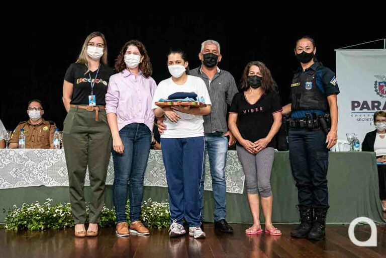 Umuarama tem cerimônia de entrega de uniformes para alunos de Colégios Estaduais Cívico-Militares