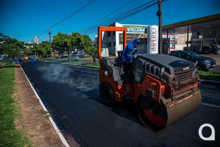 Motoristas precisam redobrar a atenção para o tráfego em meia pista na Av. Paraná