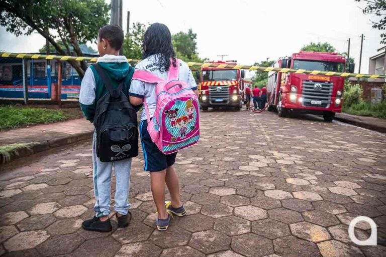 Após incêndio, alunos da Escola Rocha Pombo estão com aulas remotas