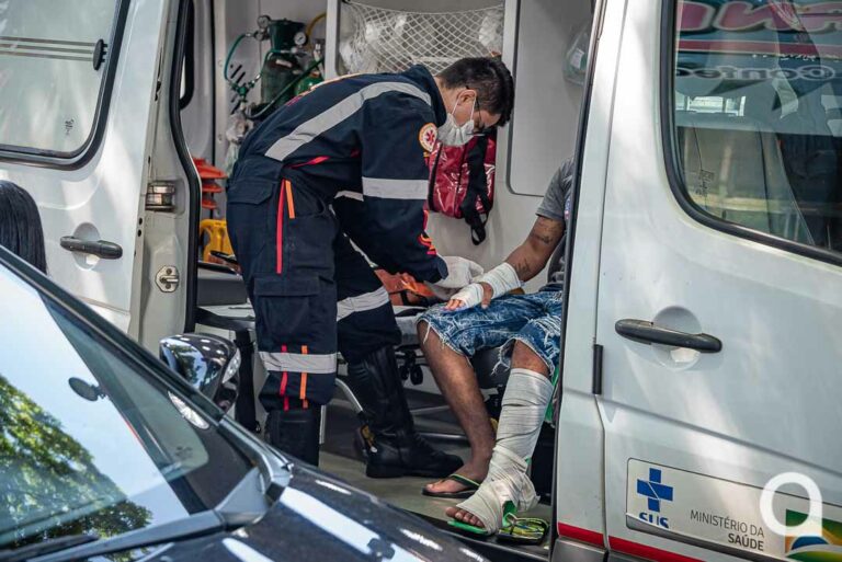 Jovem de 23 anos sofre acidente na Avenida Paraná em Umuarama