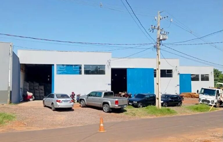 Empresa Boutique do Conforto oferta 10 vagas para tapeceiro e aprendiz