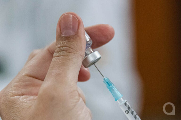 Umuarama vacina crianças e adultos contra a Covid-19 nesta terça-feira